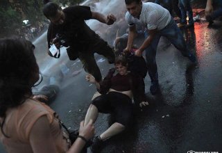 В Ереване возобновилась масштабная акция протеста (ФОТО)
