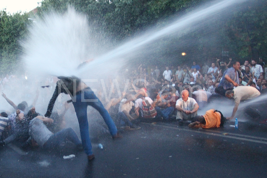 Seven demonstrators hospitalized in Yerevan after clashes with police