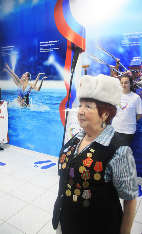 Дом болельщиков "Баку – 2015" посетил счастливчик (ФОТО)