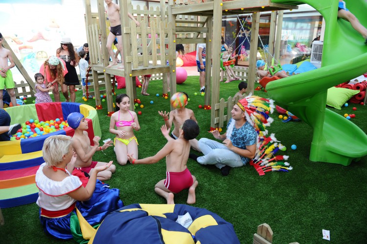 Вице-президент Фонда Гейдара Алиева Лейла Алиева приняла участие в празднестве для детей (ФОТО)