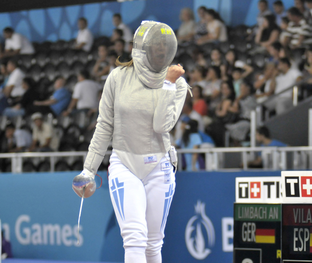 Азербайджанские спортсменки вышли в 1/4 финала соревнований по фехтованию в рамках Евроигр (ФОТО)