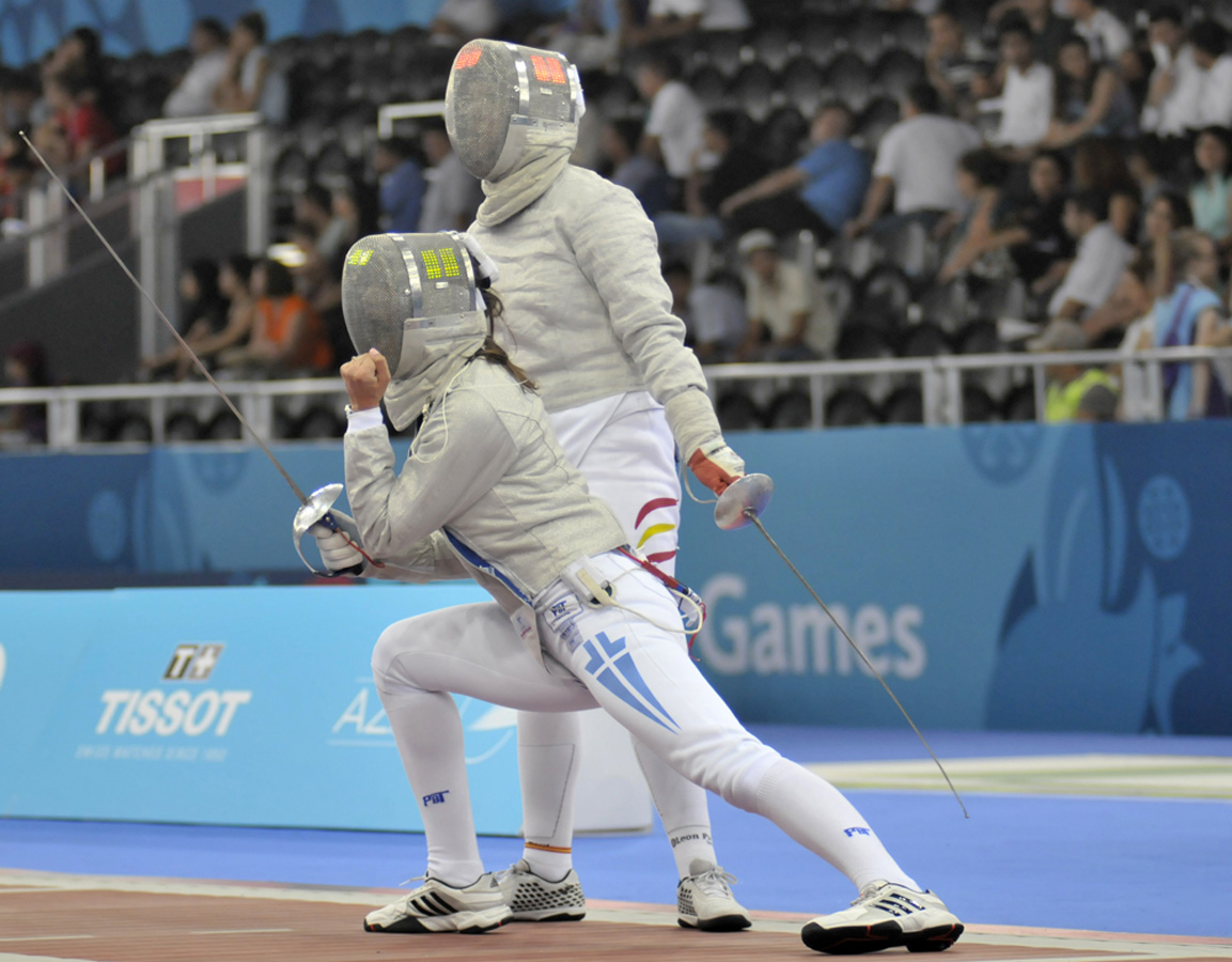 Азербайджанские спортсменки вышли в 1/4 финала соревнований по фехтованию в рамках Евроигр (ФОТО)