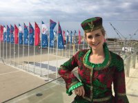 Ведущая “Eurosport” и “SKY TV” в азербайджанском платье комментирует Евроигры (ФОТО)