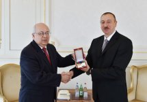 Президент Азербайджана принял сопредседателя Международного центра Низами Гянджеви