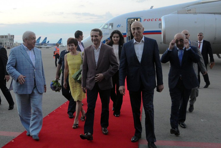 Председатель Государственной думы России находится с визитом в Азербайджане