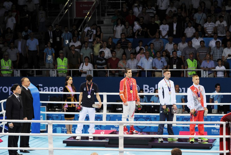 Президент Ильхам Алиев наградил боксеров, победивших на Евроиграх (ВИДЕО, ФОТО)