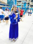 Британский комментатор Евроигр в азербайджанском платье (ВИДЕО, ФОТО)