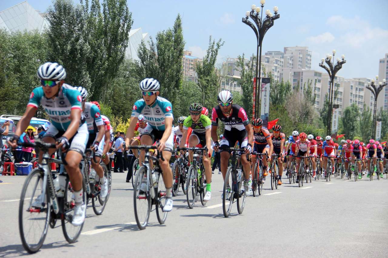 Azərbaycanın velosiped komandası Çində yürüşdə iştirak edir (FOTO)