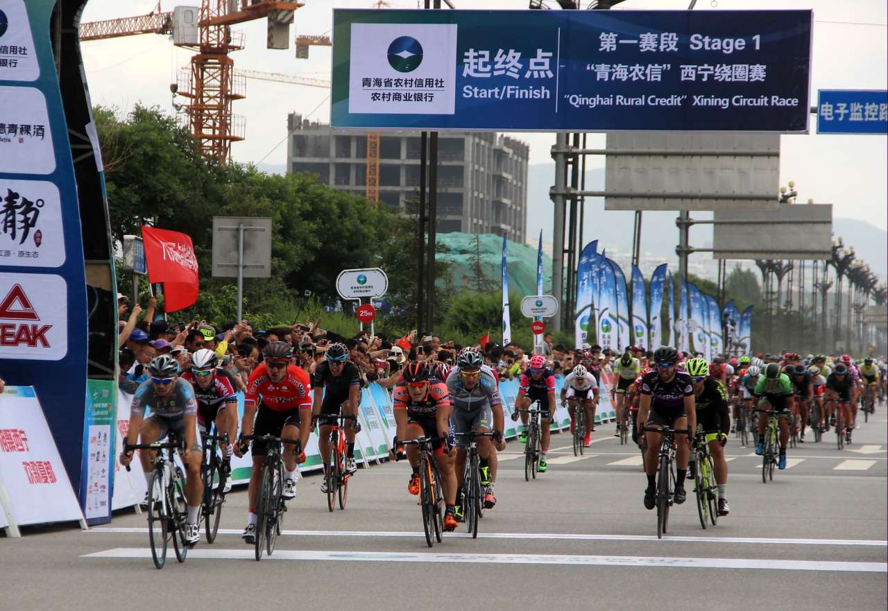 Azərbaycanın velosiped komandası Çində yürüşdə iştirak edir (FOTO)