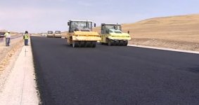 Продолжаются работы по расширению участка автодороги Баку-Шамахы
