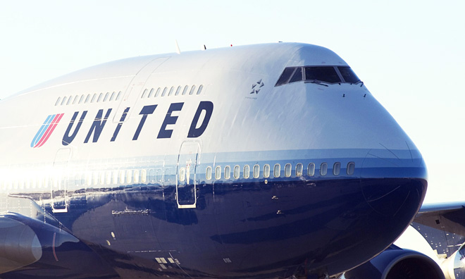 "United Airlines" bütün dünya üzrə uçuşları dayandırıb