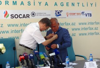 Гендиректор “Интерфакс-Азербайджан” награжден почетным знаком “За дружбу и сотрудничество”  (ФОТО)