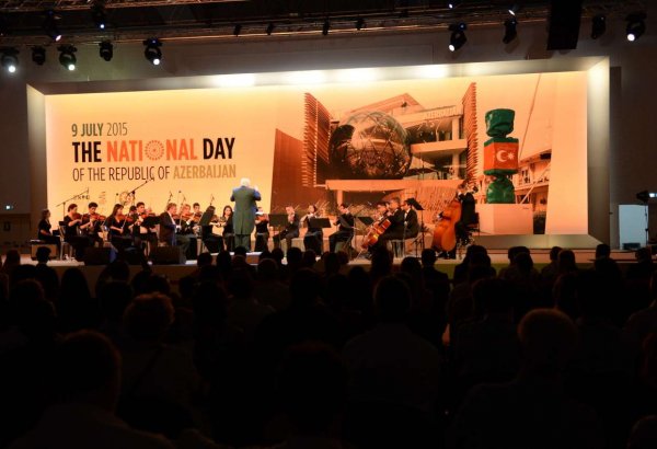 Heydər Əliyev Fondu “Milan Expo 2015”də Azərbaycan “Milli Gün”ü çərçivəsində konsert proqramı təşkil edib (FOTO)