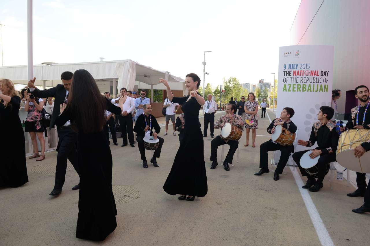 Heydər Əliyev Fondu “Milan Expo 2015”də Azərbaycan “Milli Gün”ü çərçivəsində konsert proqramı təşkil edib (FOTO)