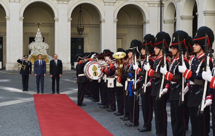 Президент Азербайджана провел встречу с премьер-министром Италии (ФОТО)