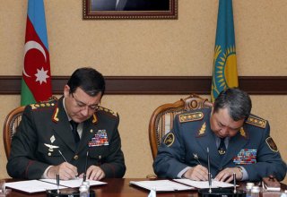 Azərbaycan və Qazaxıstan hərbi sahədə protokol imzaladılar (FOTO)