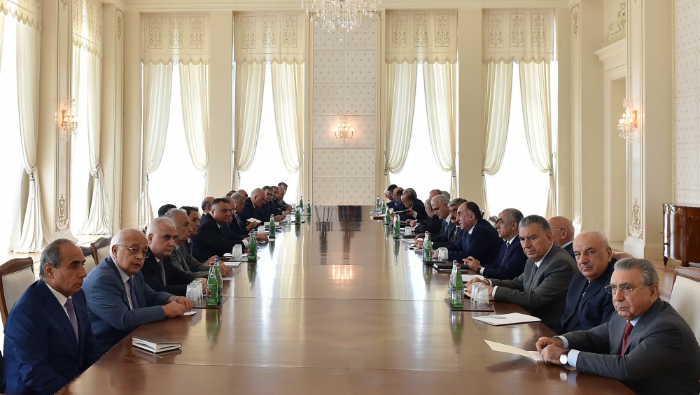 Azerbaijani president chairs Cabinet of Ministers meeting on H1 of 2015