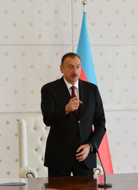 Azerbaijani president chairs Cabinet of Ministers meeting on H1 of 2015
