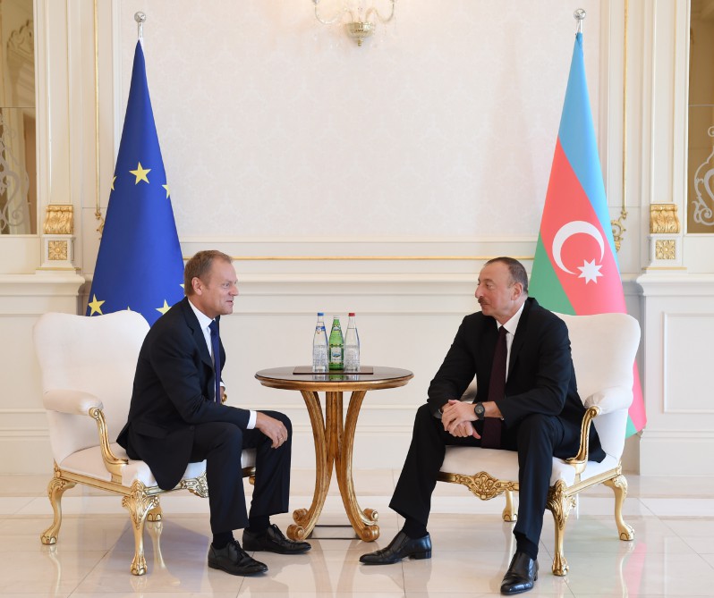 Ilham Aliyev, Donald Tusk meet in private