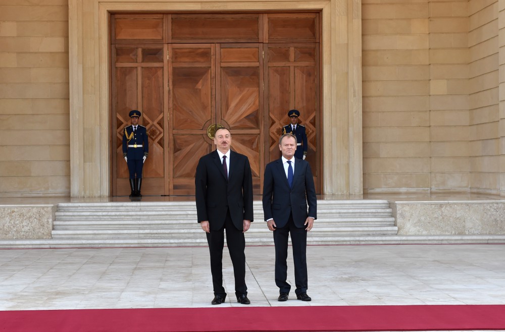 Official welcoming ceremony for European Council’s president held in Baku (PHOTO)