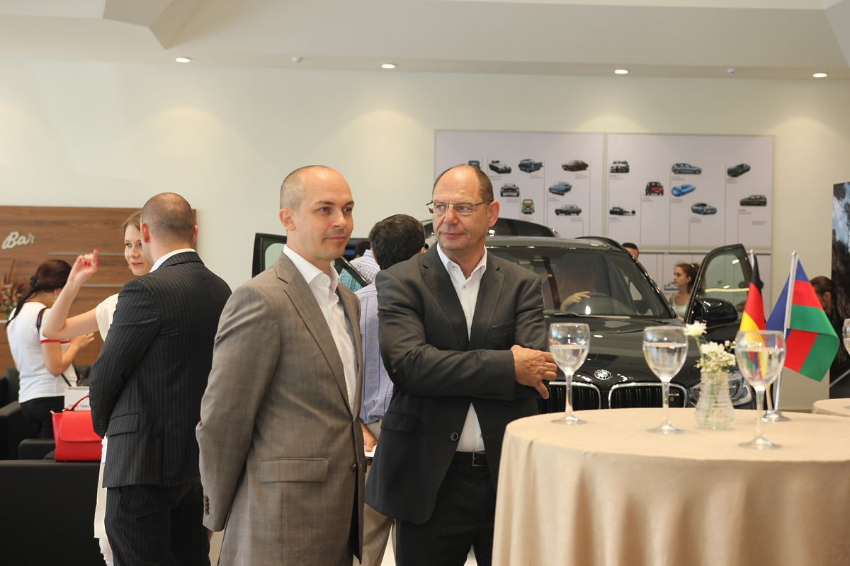 “Improtex Motors” BMW-nin 2 modelini təqdim edir (FOTO)