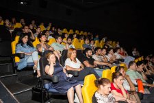 Азербайджанская молодежь поздравила журналистов (ФОТО)