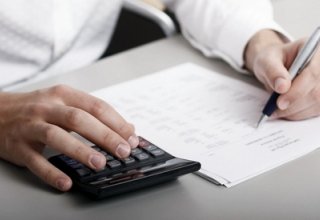Минналогов Азербайджана хочет обязать бизнесменов платить налог за обналичивание средств с банковских счетов
