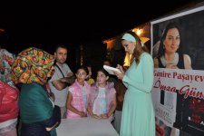 На фестивале "Деде Горгуд" прошла автограф-сессия азербайджанской поэтессы (ФОТО)
