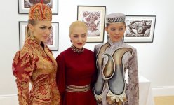 Азербайджанские платья очаровали гостей этнофестиваля в России (ФОТО)