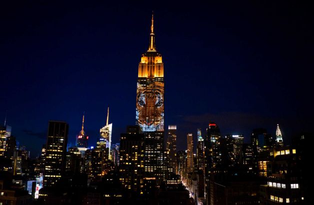 Nyu-Yorkda “Empire State Building” üzərində maraqlı görüntülər (FOTO)