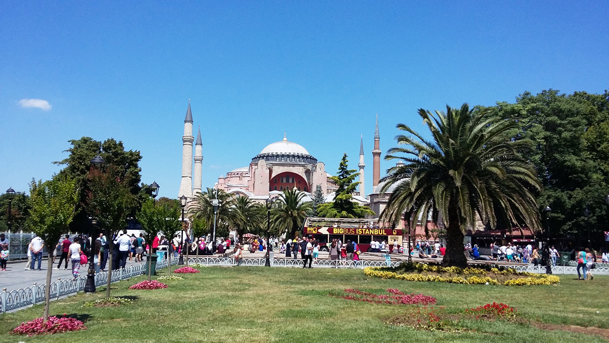Over 3 million tourists arrived in Turkey by air in October 2019