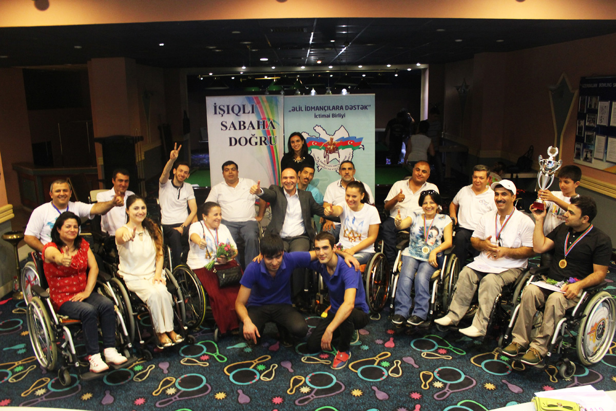 В Баку состоялся чемпионат по боулингу среди инвалидов-колясочников