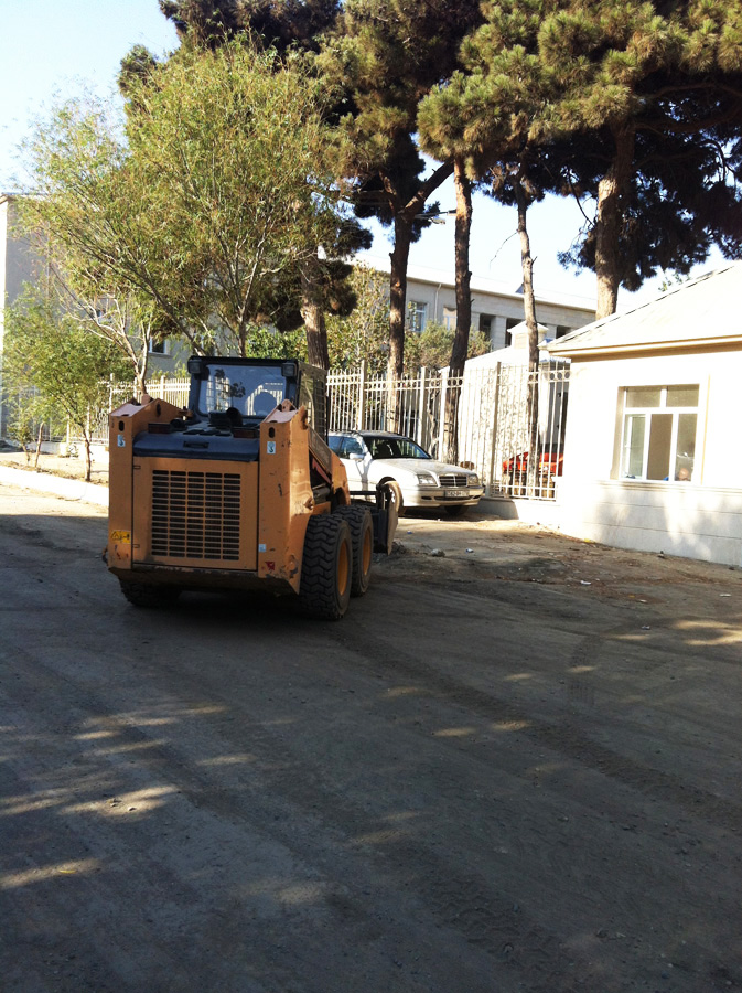 В Баку ремонтируется одна из улиц