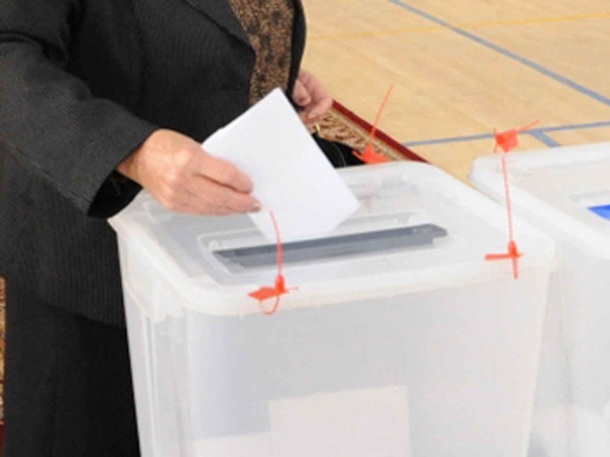 An itibari ile Azerbaycan’da seçimlere katılım oranı yüzde 12,8