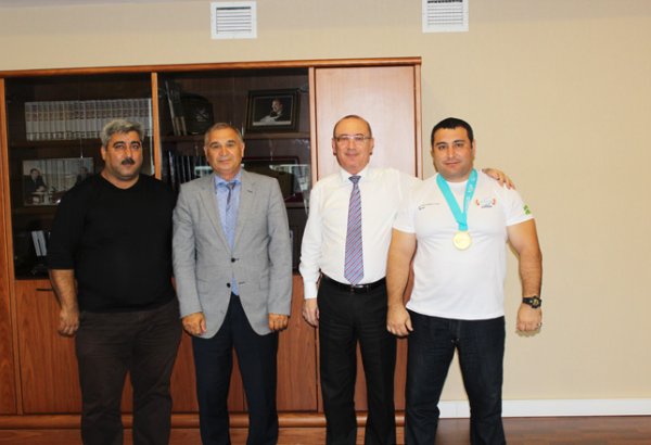 Глава НПКА поздравил с победой паралимпийца Эльшана Гусейнова