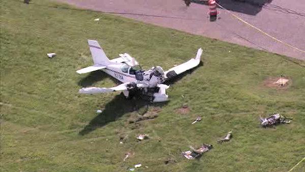 В Японии упал сверхлегкий самолет, пострадал 73-летний пилот