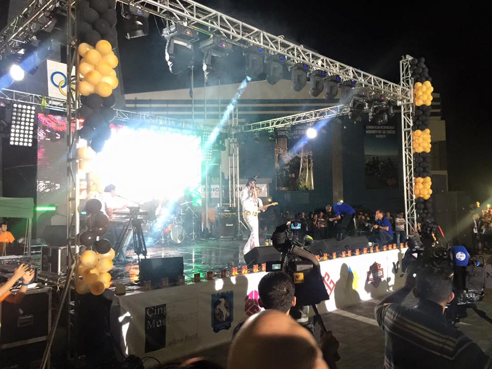 Элвис Пресли и группа "Кисс" на открытии мотофестиваля в Шеки (ФОТО)