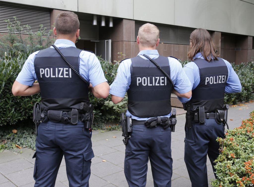 German police make new raid in hunt for refugee planning bomb attack