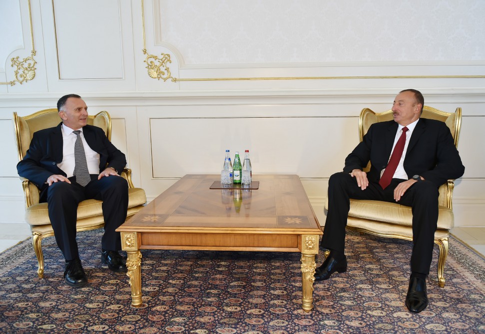 Президент Азербайджана принял верительные грамоты новоназначенного посла Израиля