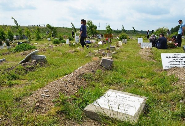 Danimarka'da Müslüman mezarlığına saldırı