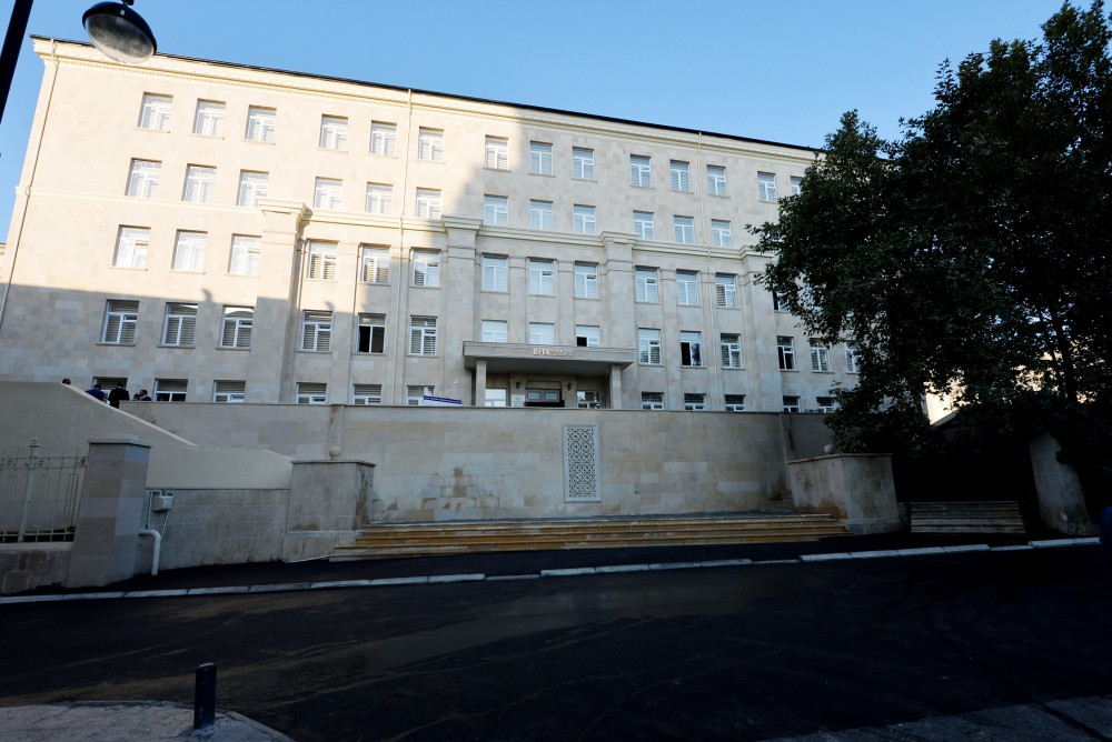 Президент Ильхам Алиев ознакомился с условиями, созданными в бакинской школе №189-190 после ремонта (ФОТО)