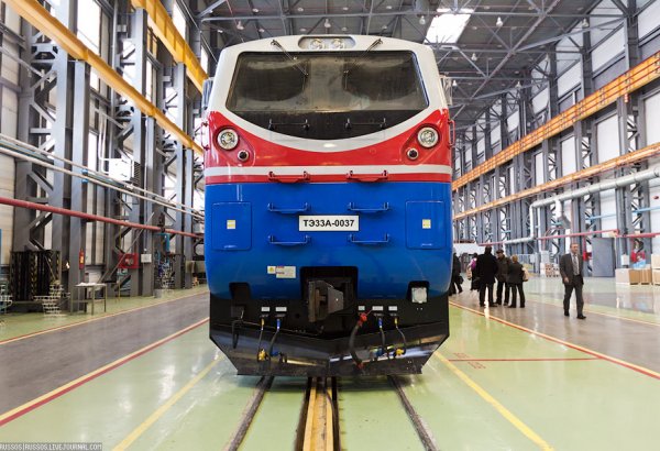Kazakhstan sends another electric locomotive to Azerbaijan