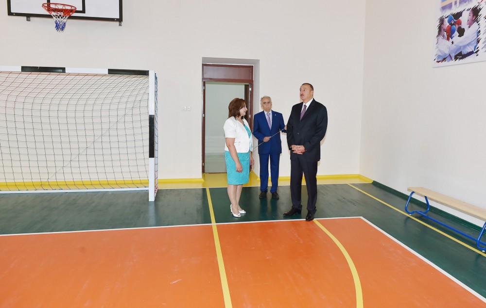 Azerbaijani president reviews Technical and Humanitarian Lyceum after repair