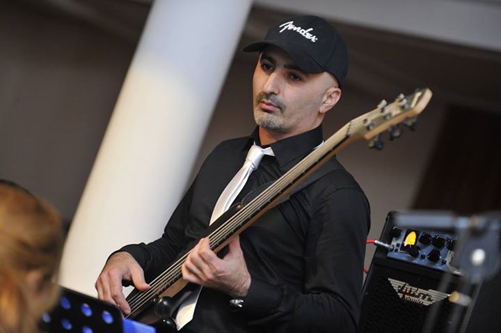 Руслан Гусейнов написал первую в Азербайджане композицию для бас-гитары (ВИДЕО)