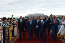Президент Ильхам Алиев посмотрел в Астане театрализованный спектакль по случаю 550-летнего юбилея Казахского ханства