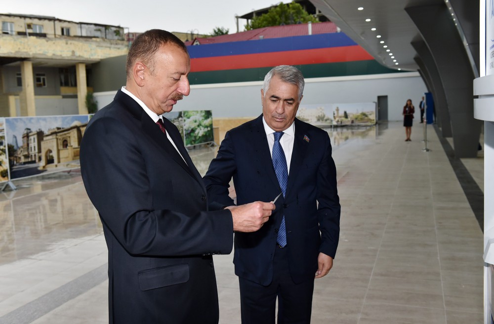 Президент Азербайджана принял участие в церемонии проводов первого пассажирского поезда Баку-Сумгайыт