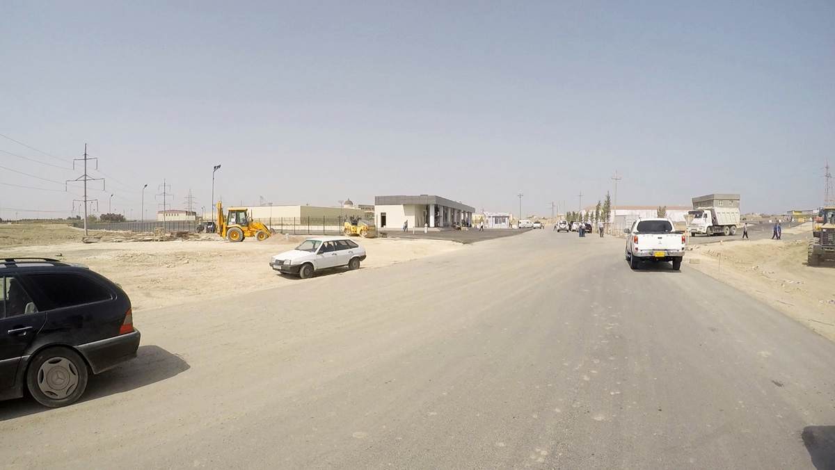 Построены дороги к стоянкам для автомобилей, которые не могут въехать в Баку