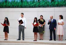 Сегодня в Азербайджане - День знаний (ФОТО) (версия 2)