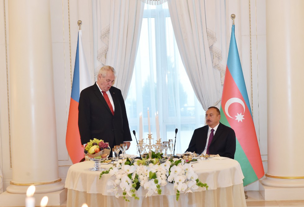 От имени Президента Азербайджана был устроен официальный прием в честь Президента Чехии