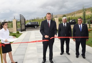 Агсуинская районная организация партии "Ени Азербайджан" будет
действовать в новом административном здании (ФОТО)